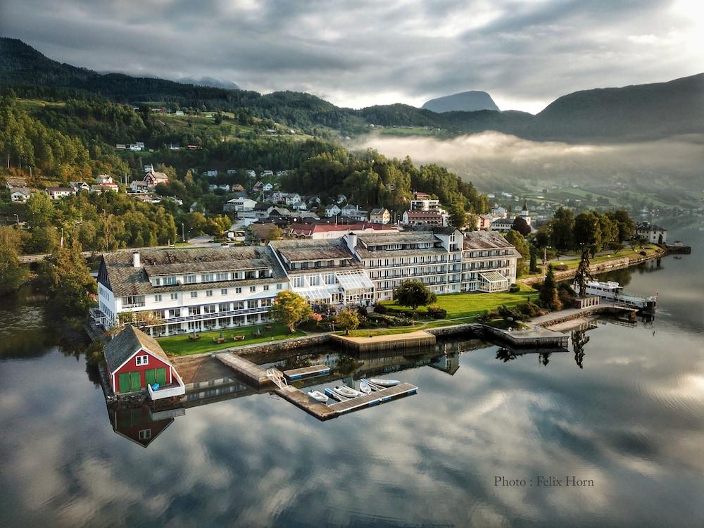 Brakanes Hotel Ульвик Экстерьер фото