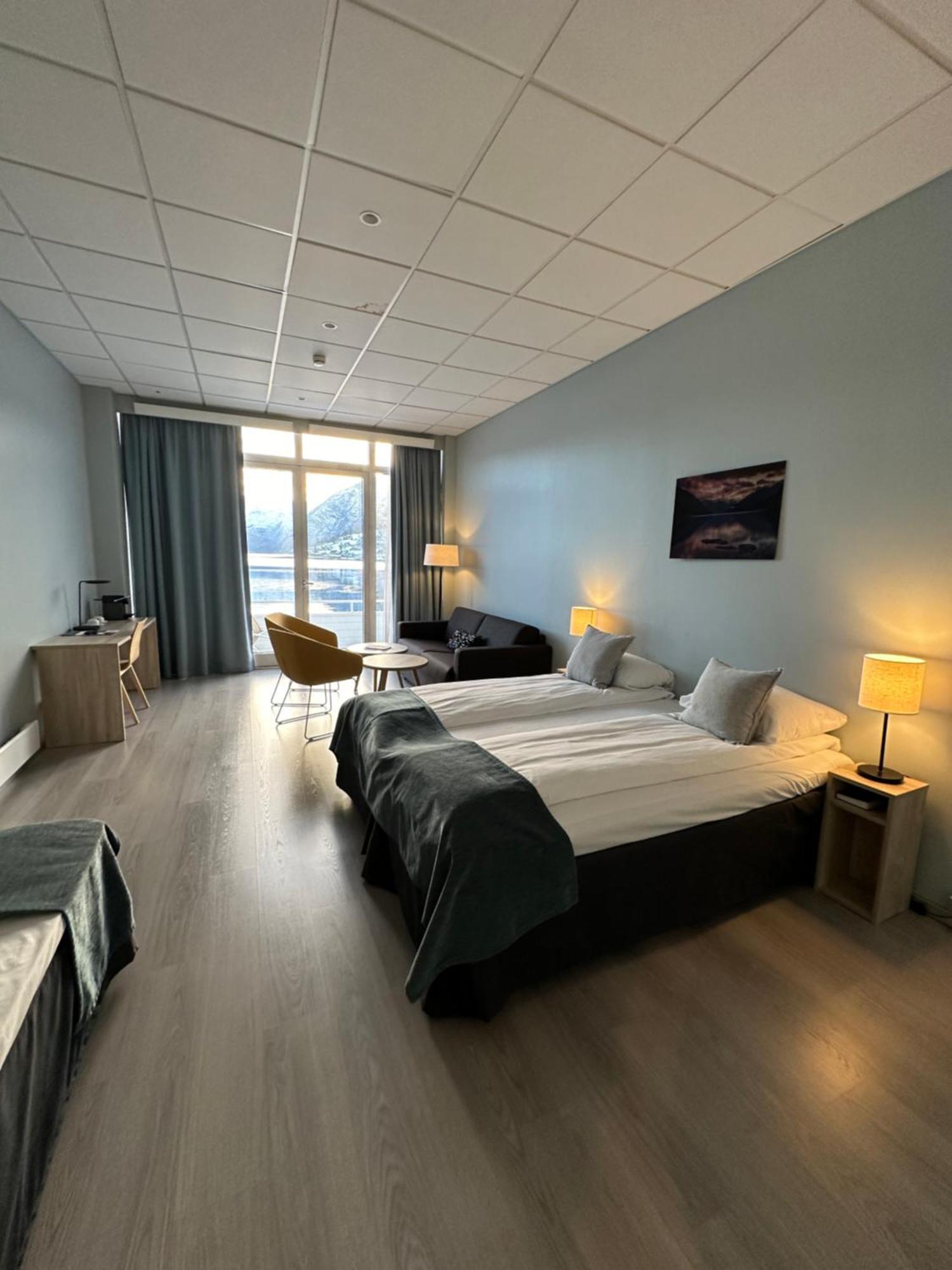 Brakanes Hotel Ульвик Экстерьер фото