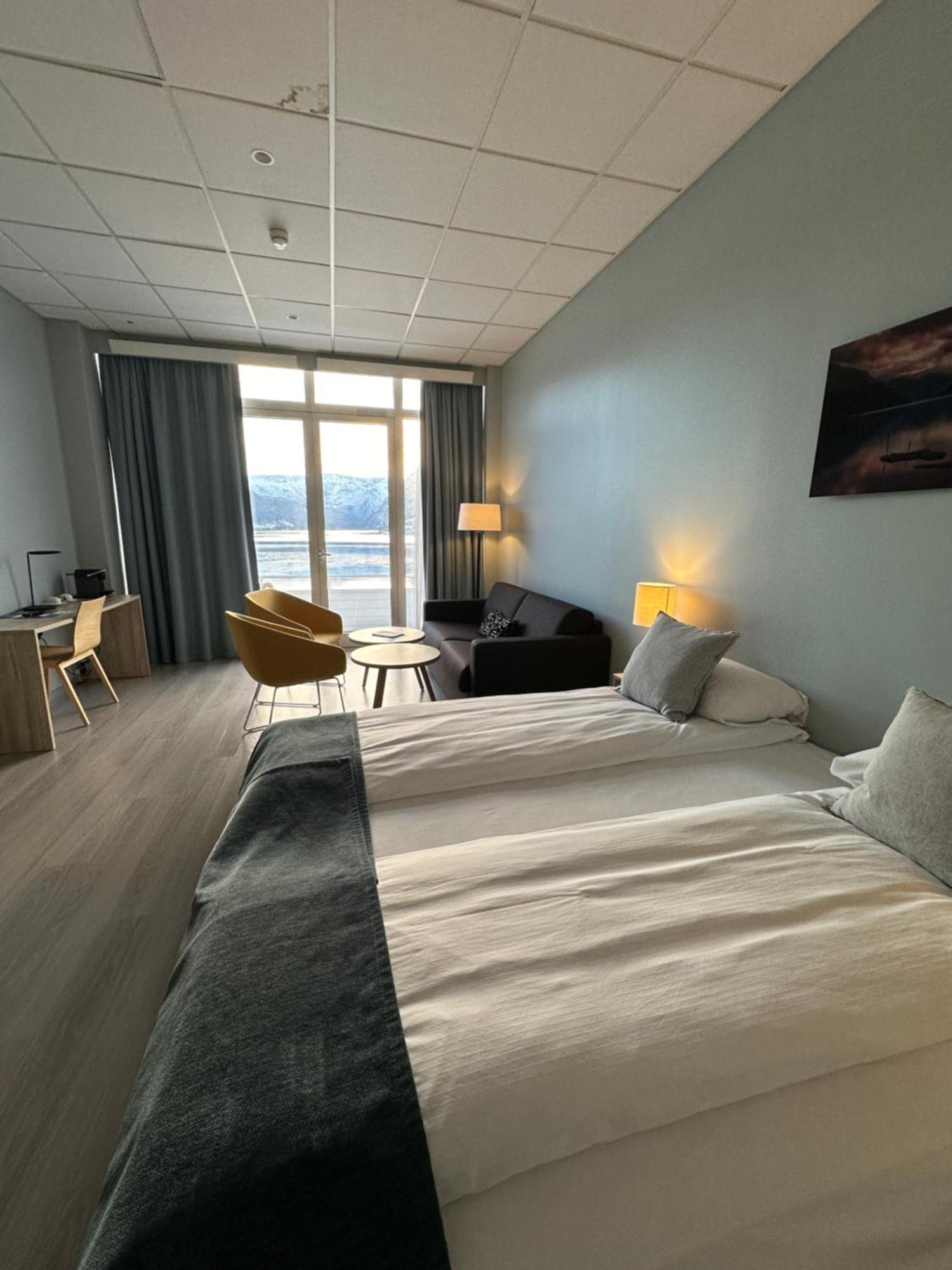 Brakanes Hotel Ульвик Экстерьер фото