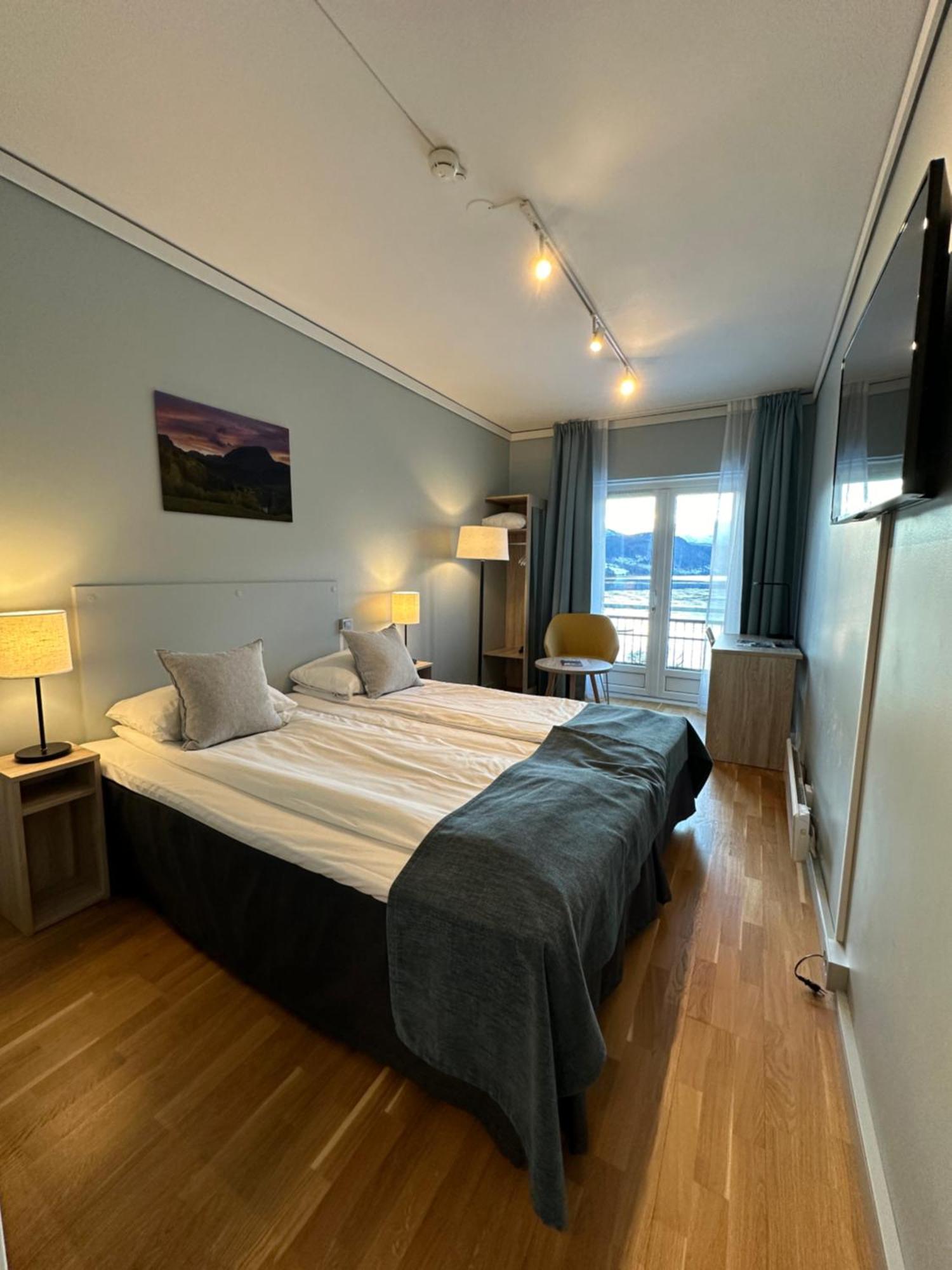 Brakanes Hotel Ульвик Экстерьер фото