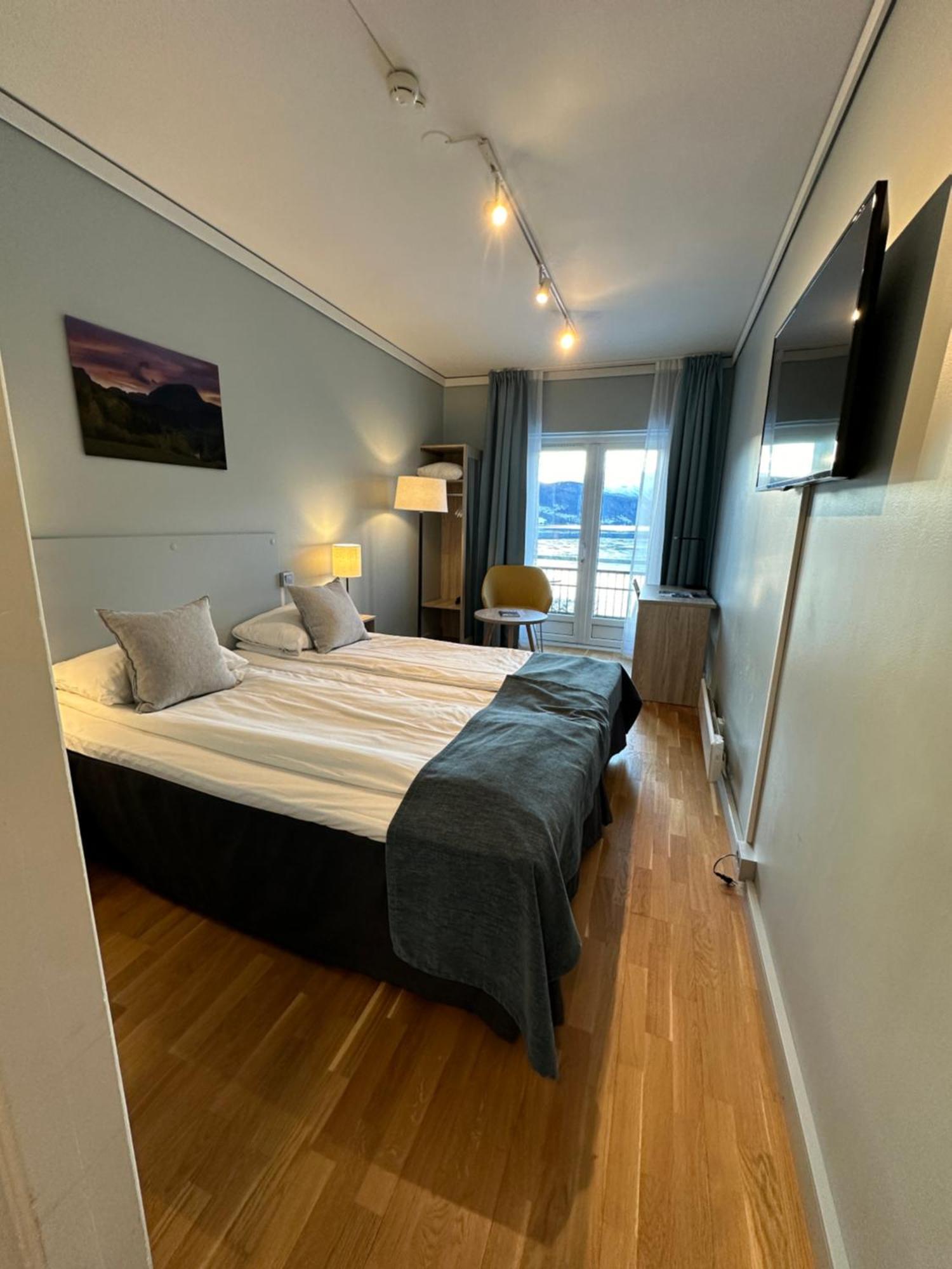 Brakanes Hotel Ульвик Экстерьер фото
